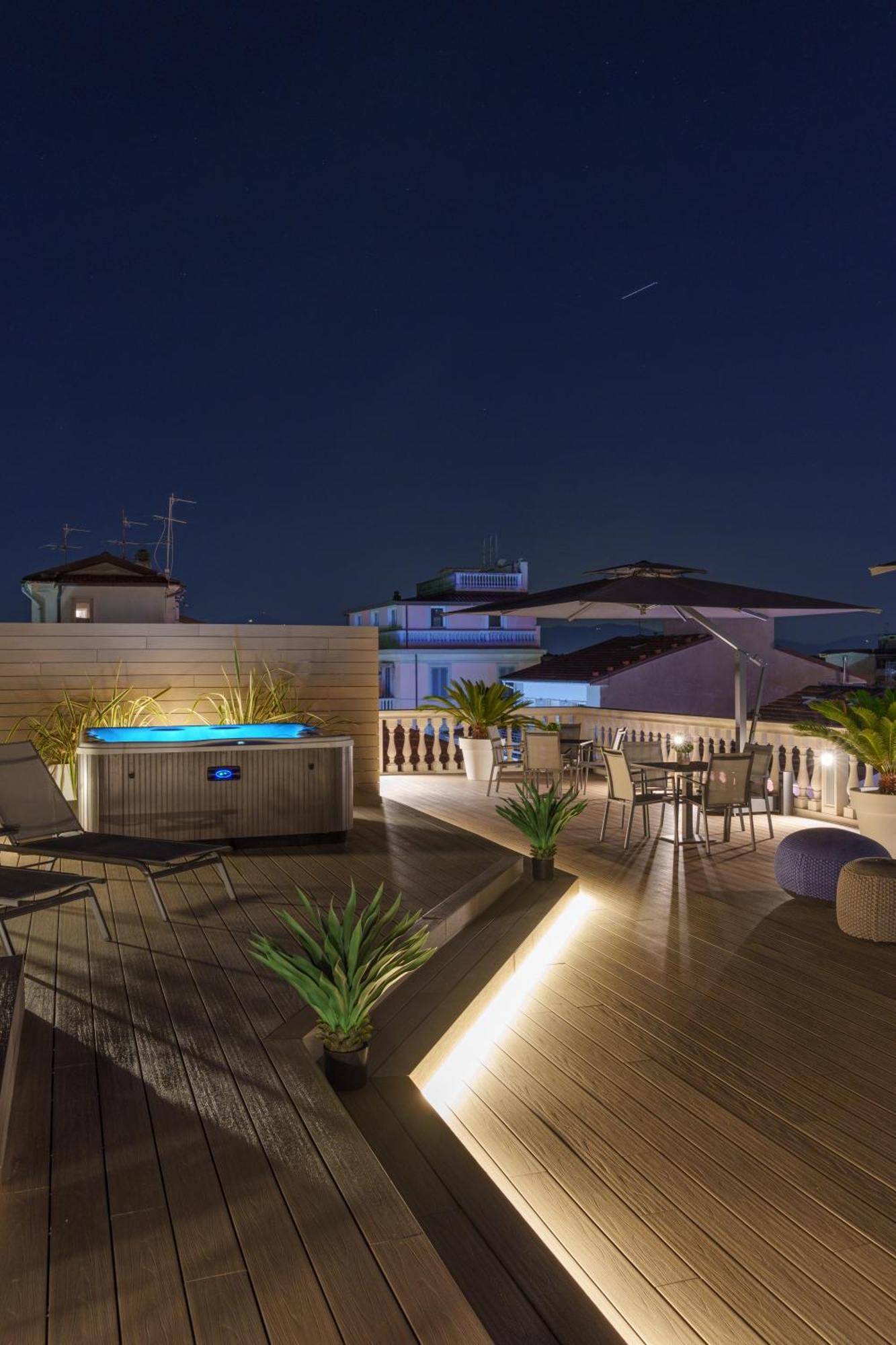 VI Suites Viareggio Dış mekan fotoğraf