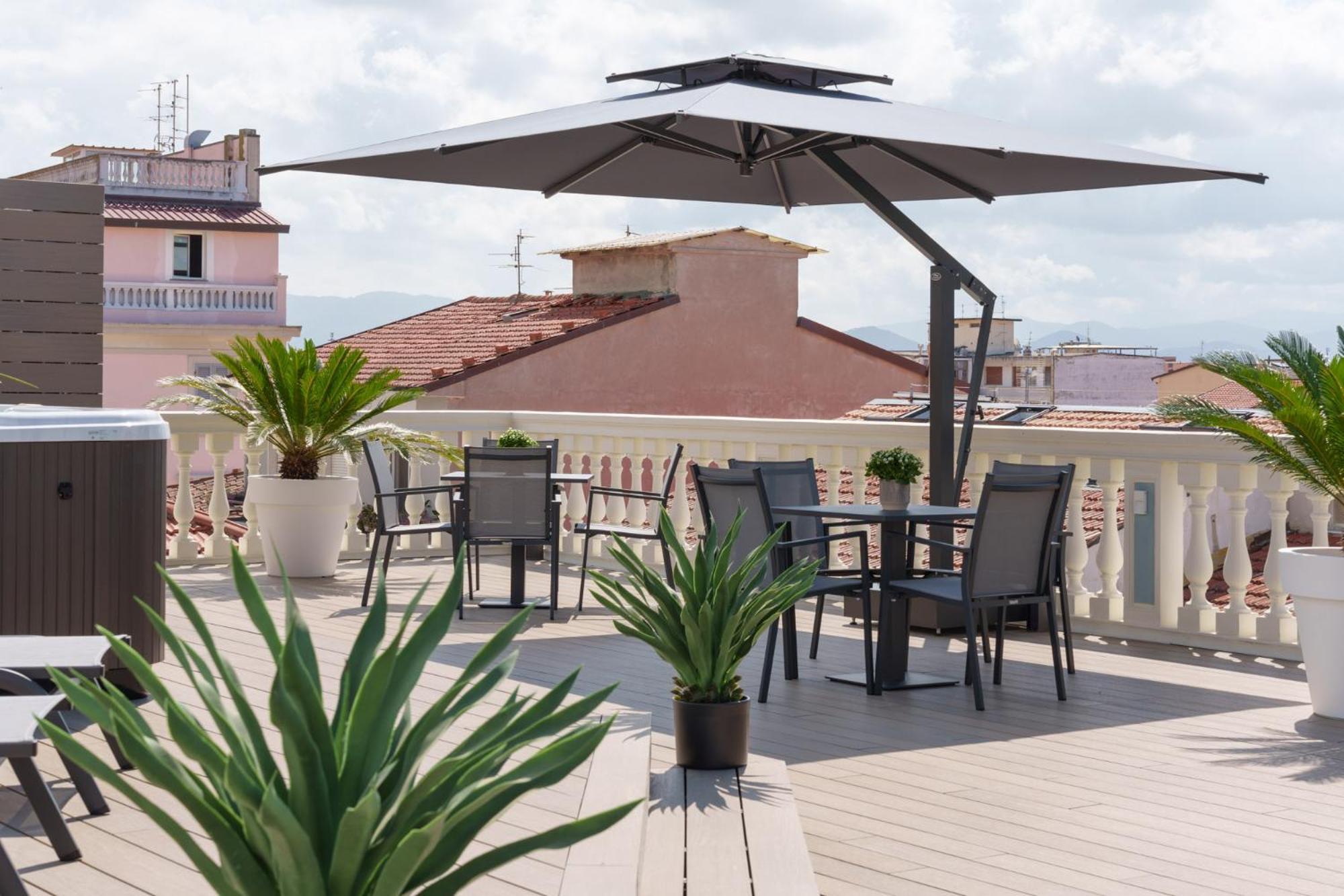 VI Suites Viareggio Dış mekan fotoğraf
