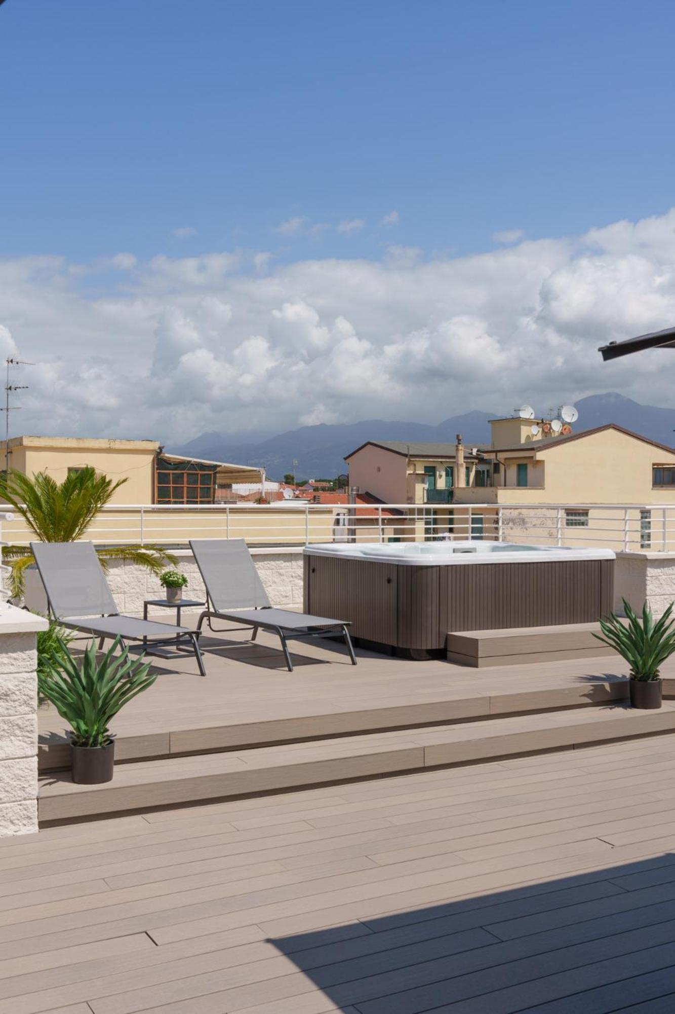 VI Suites Viareggio Dış mekan fotoğraf